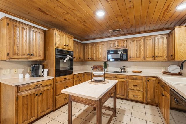 1603 Pineview Lane, Hideaway, TX 75771