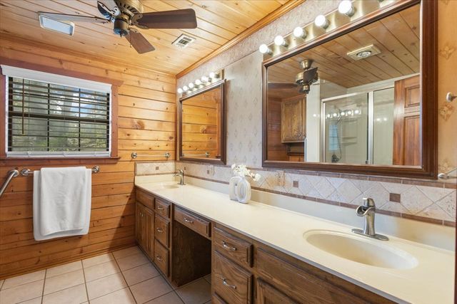 1603 Pineview Lane, Hideaway, TX 75771
