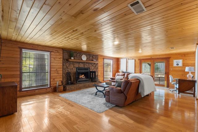 1603 Pineview Lane, Hideaway, TX 75771