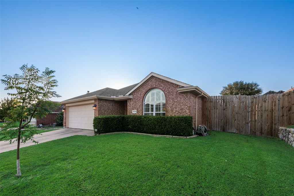10408 Nelson Drive, Benbrook, TX 76126