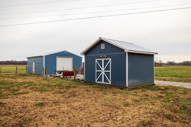 17301 E State Route 2 Rural Route, Harrisonville, MO 64701