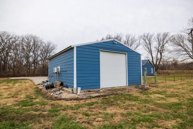17301 E State Route 2 Rural Route, Harrisonville, MO 64701