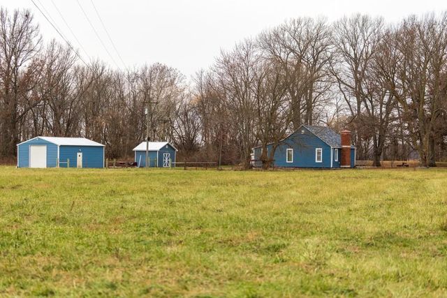 17301 E State Route 2 Rural Route, Harrisonville, MO 64701