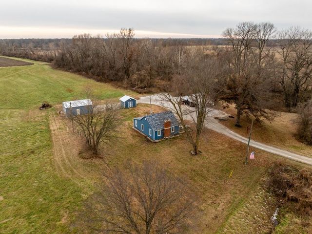17301 E State Route 2 Rural Route, Harrisonville, MO 64701