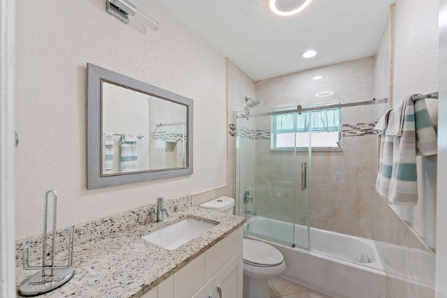 4184 NW 52nd Avenue, Lauderdale Lakes, FL 33319