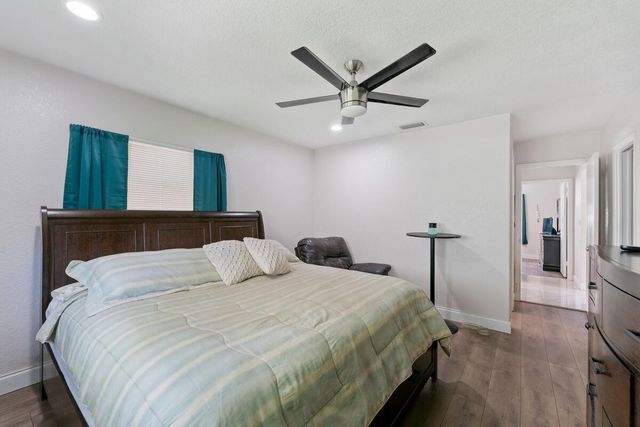 4184 NW 52nd Avenue, Lauderdale Lakes, FL 33319