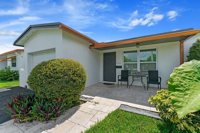 4184 NW 52nd Avenue, Lauderdale Lakes, FL 33319
