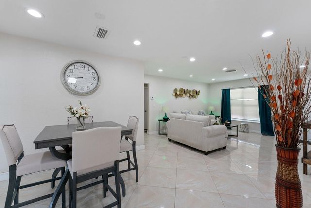 4184 NW 52nd Avenue, Lauderdale Lakes, FL 33319