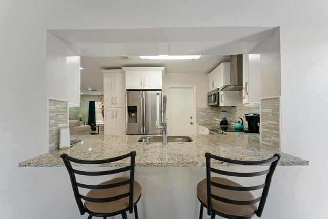 4184 NW 52nd Avenue, Lauderdale Lakes, FL 33319