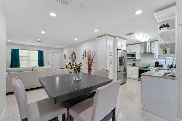 4184 NW 52nd Avenue, Lauderdale Lakes, FL 33319