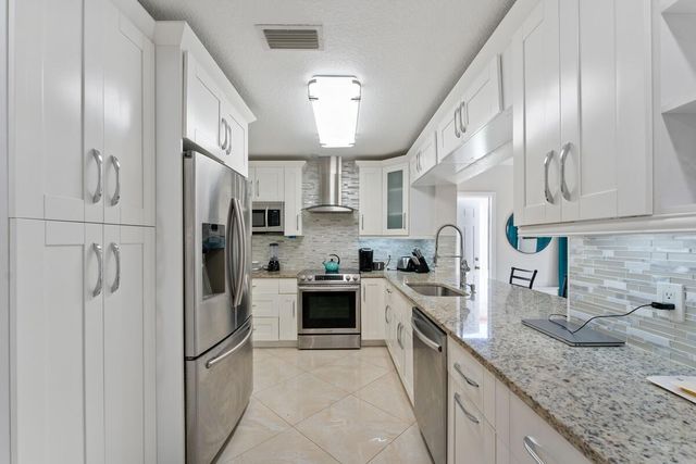 4184 NW 52nd Avenue, Lauderdale Lakes, FL 33319