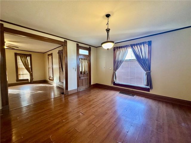 601 E 4TH Street, Maryville, MO 64468