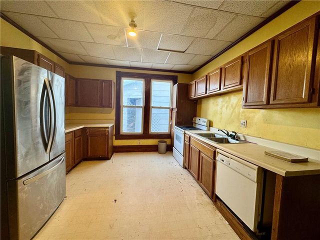 601 E 4TH Street, Maryville, MO 64468