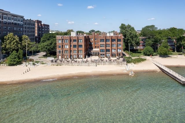 1200 W Sherwin Avenue 2A, Chicago, IL 60626