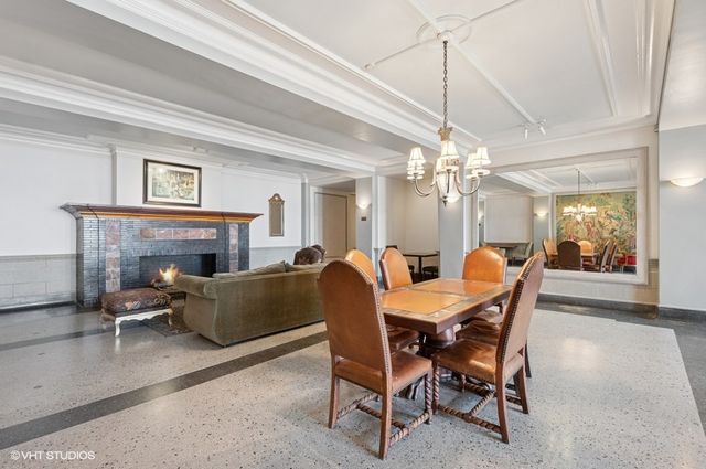 1200 W Sherwin Avenue 2A, Chicago, IL 60626