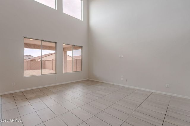 6746 W WINSTON Drive, Laveen, AZ 85339