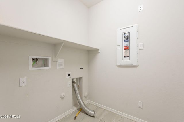 6746 W WINSTON Drive, Laveen, AZ 85339