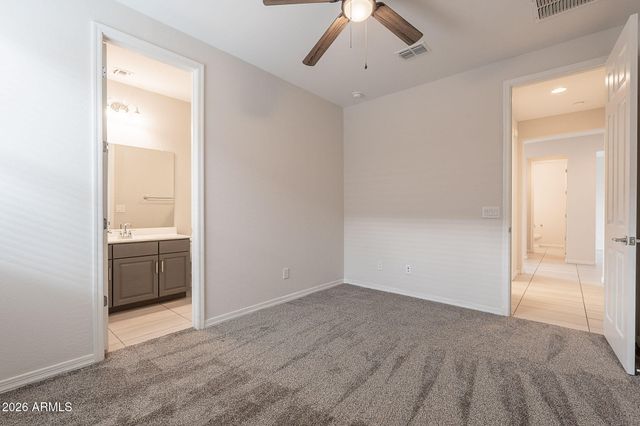 6746 W WINSTON Drive, Laveen, AZ 85339