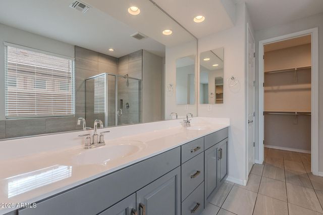 6746 W WINSTON Drive, Laveen, AZ 85339