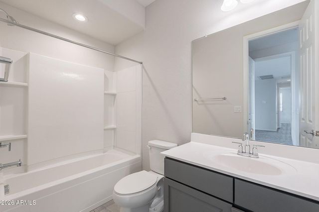 6746 W WINSTON Drive, Laveen, AZ 85339