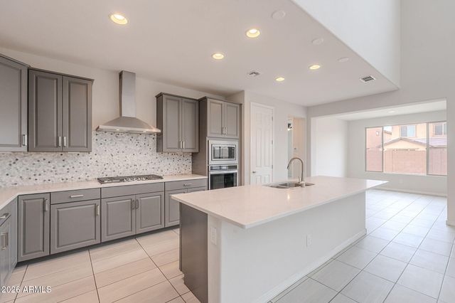 6746 W WINSTON Drive, Laveen, AZ 85339