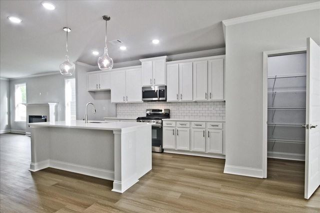 625 Moorhen Way, Loganville, GA 30052