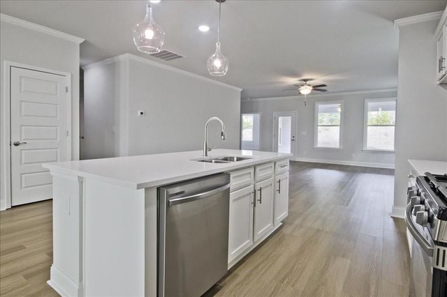 625 Moorhen Way, Loganville, GA 30052