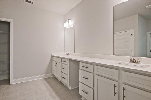 625 Moorhen Way, Loganville, GA 30052