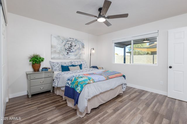 2936 W MICHELLE Drive, Phoenix, AZ 85053