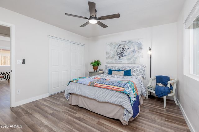 2936 W MICHELLE Drive, Phoenix, AZ 85053