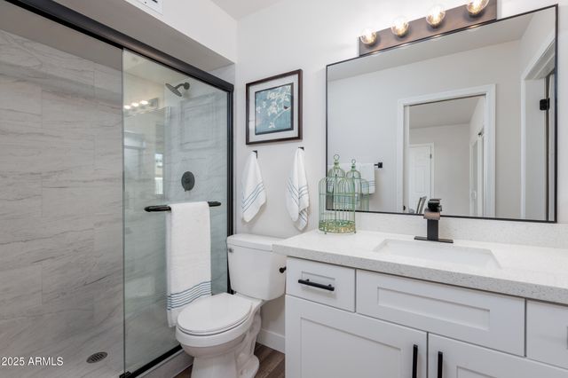 2936 W MICHELLE Drive, Phoenix, AZ 85053