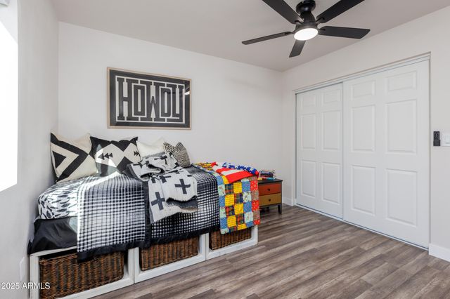 2936 W MICHELLE Drive, Phoenix, AZ 85053