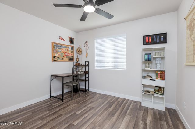 2936 W MICHELLE Drive, Phoenix, AZ 85053