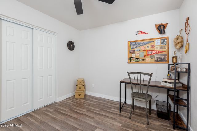 2936 W MICHELLE Drive, Phoenix, AZ 85053