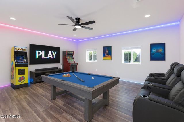 2936 W MICHELLE Drive, Phoenix, AZ 85053