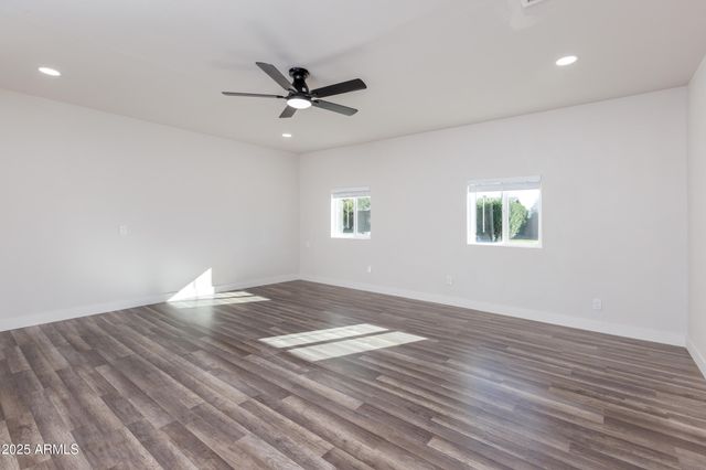 2936 W MICHELLE Drive, Phoenix, AZ 85053