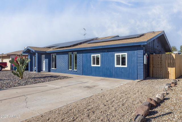 2936 W MICHELLE Drive, Phoenix, AZ 85053