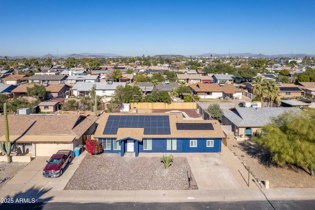 2936 W MICHELLE Drive, Phoenix, AZ 85053