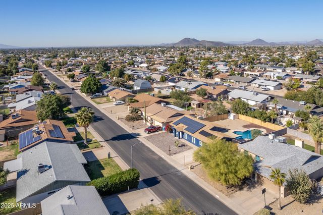 2936 W MICHELLE Drive, Phoenix, AZ 85053