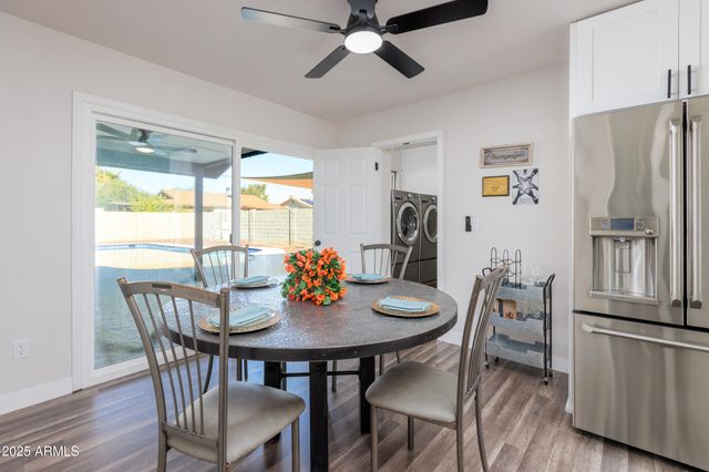 2936 W MICHELLE Drive, Phoenix, AZ 85053