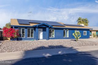 2936 W MICHELLE Drive, Phoenix, AZ 85053