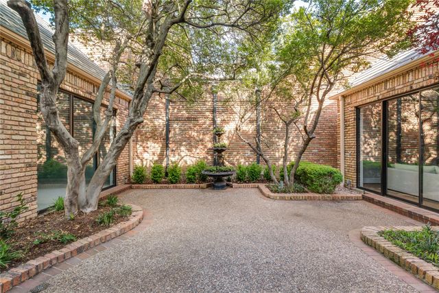 29 Saint Laurent Place, Dallas, TX 75225