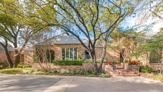 29 Saint Laurent Place, Dallas, TX 75225