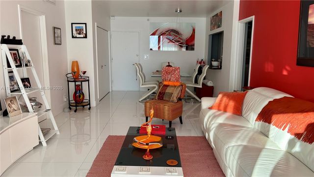 5700 Collins Ave 11B, Miami Beach, FL 33140