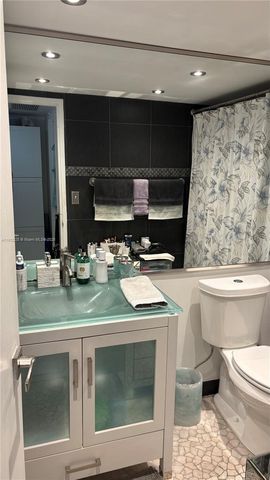 5700 Collins Ave 11B, Miami Beach, FL 33140