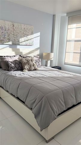 5700 Collins Ave 11B, Miami Beach, FL 33140