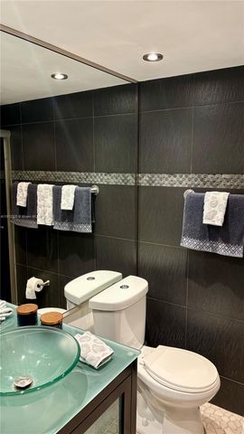 5700 Collins Ave 11B, Miami Beach, FL 33140