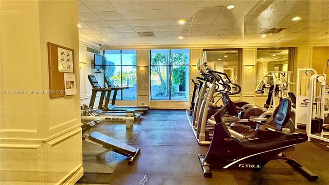 5700 Collins Ave 11B, Miami Beach, FL 33140