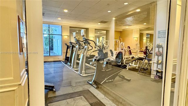 5700 Collins Ave 11B, Miami Beach, FL 33140