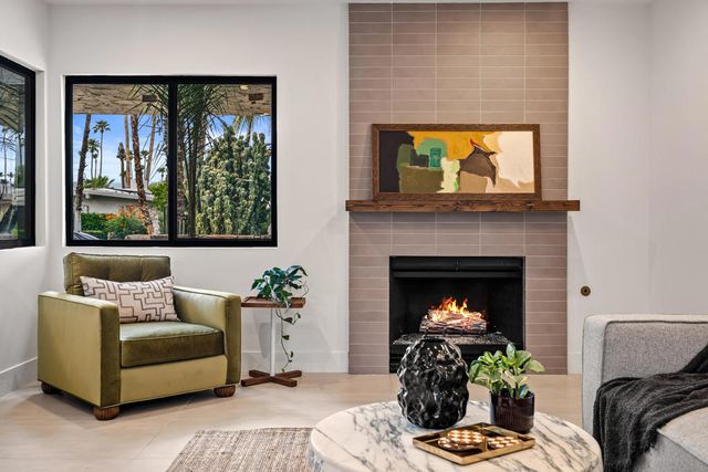 1597 E Sierra Way, Palm Springs, CA 92264
